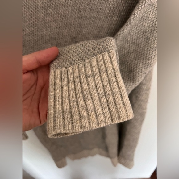 Cynthia Rowley Medium women’s lambs wool blend gray cowl neck sweater dress - Picture 6 of 10